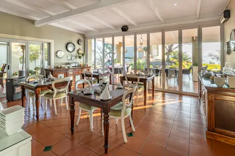 Loerie's Call Guest House & Francolin Lodge