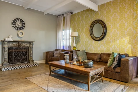 Loerie's Call Guest House & Francolin Lodge