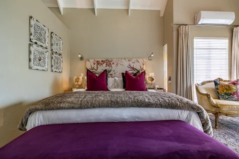 Executive Suites | Loerie's Call Guest House